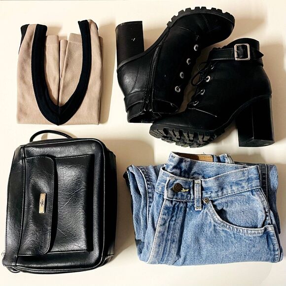 Forever 21 Ribbed Taupe & Black Trimmed V-Neck Cropped Top Size M EUC - Picture 2 of 11